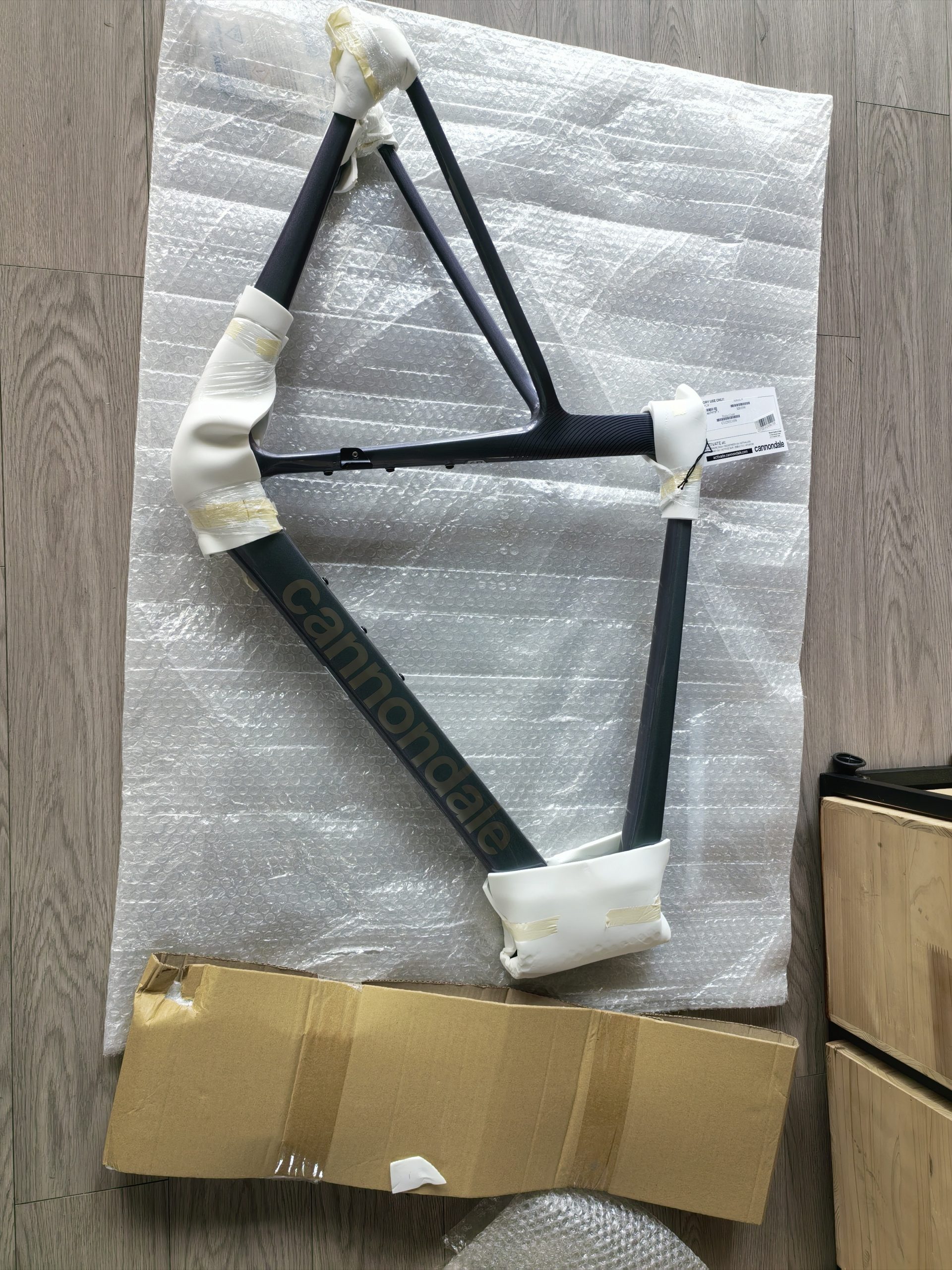 车架到货,原厂包装
